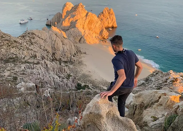 Outsite Cabos - Work, Connect, Explore