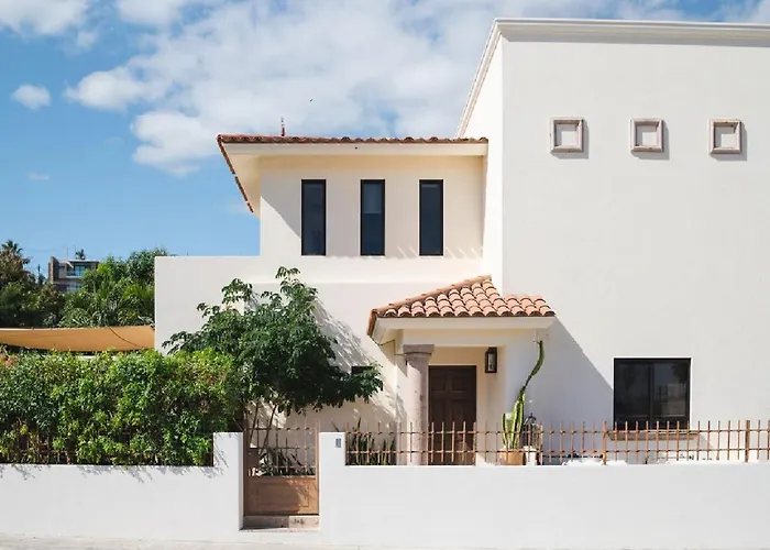 Outsite Cabos - Work, Connect, Explore Homestay